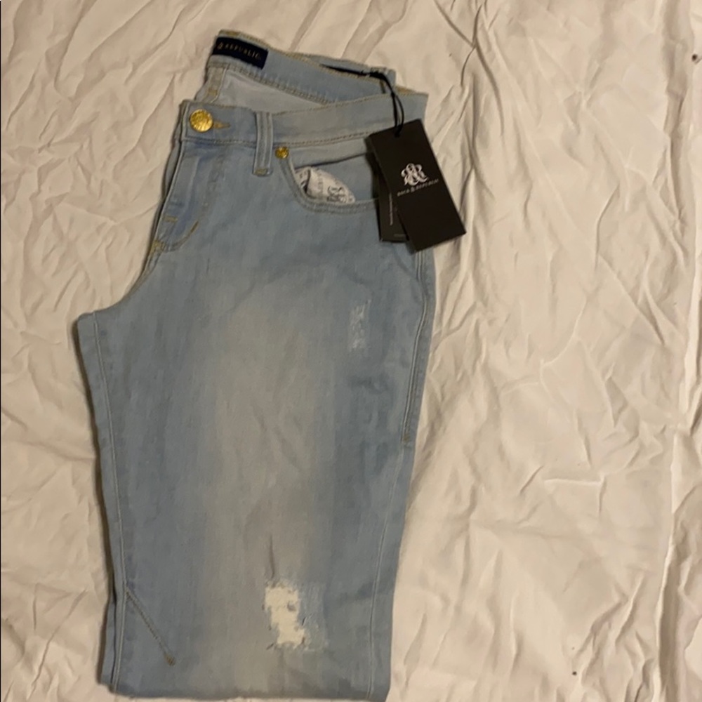 Rock & Republic light wash Skinny boyfriend jeans